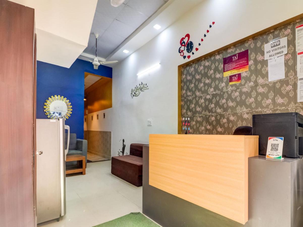Hotel Oyo 74060 Taj Residency Neu-Delhi Exterior foto